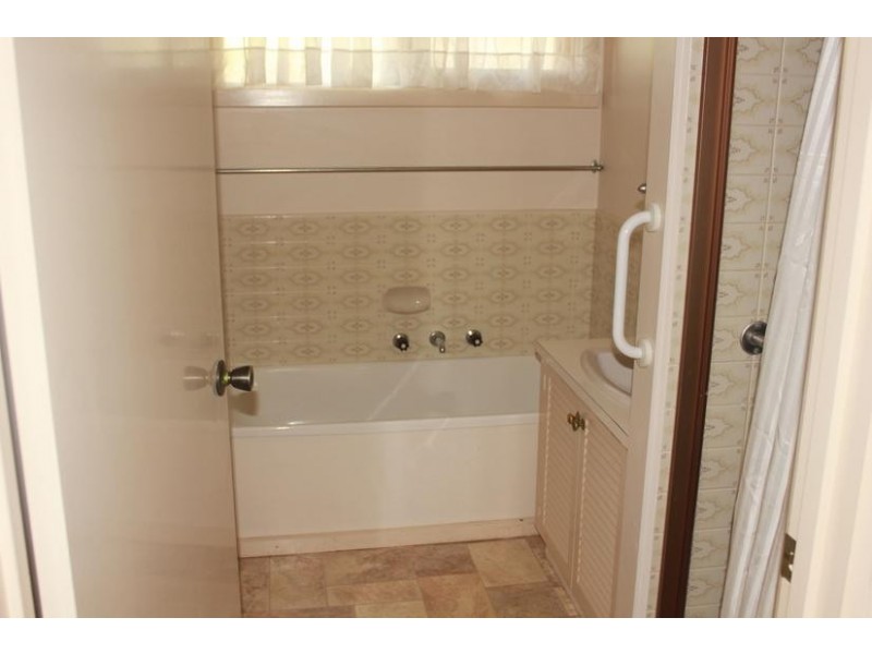 34 Anne Street, Rosebud VIC 3939