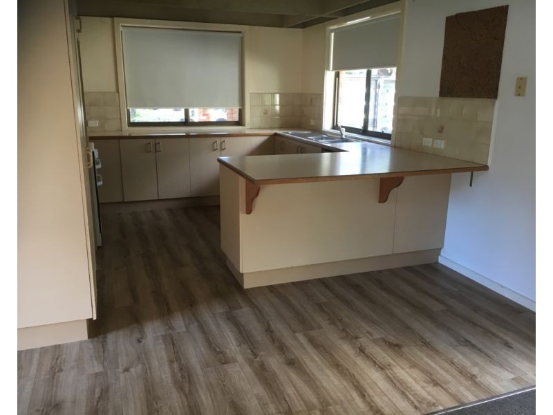 6 Leisure Way North, Rosebud VIC 3939