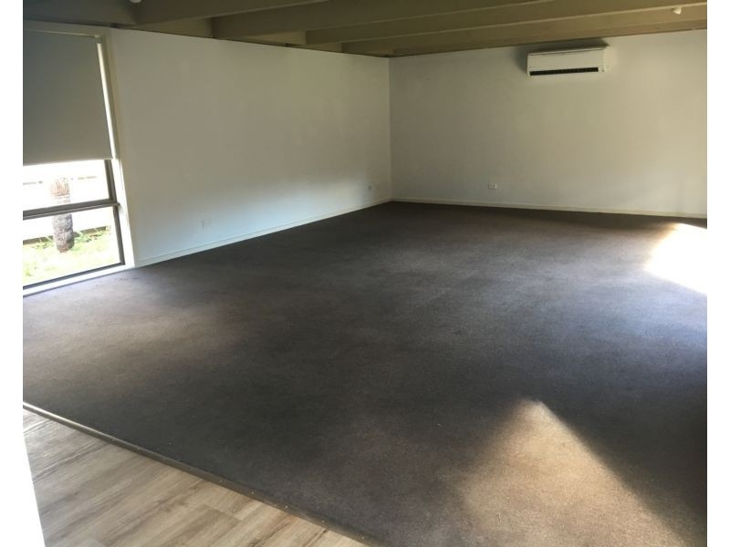 6 Leisure Way North, Rosebud VIC 3939