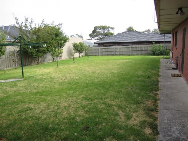 18 Nixon Street, Rosebud VIC 3939