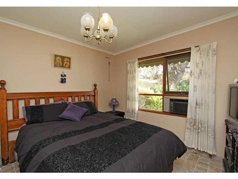 105 Third Avenue, Rosebud VIC 3939