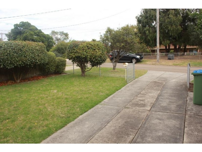 131 Eighth Avenue, Rosebud VIC 3939