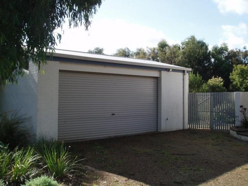 23 Dumossa Avenue, Rosebud VIC 3939