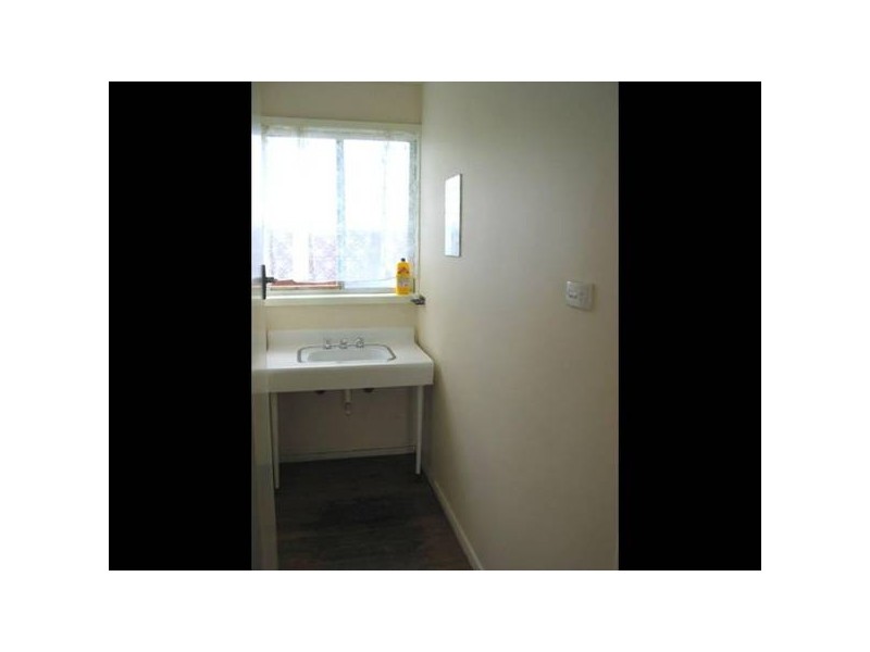 Chatfield Avenue, Rosebud West VIC 3940