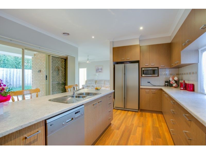 2/8 Dotterel Court, Rosebud VIC 3939