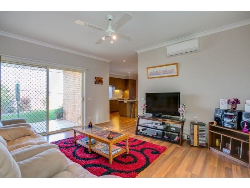 2/8 Dotterel Court, Rosebud VIC 3939