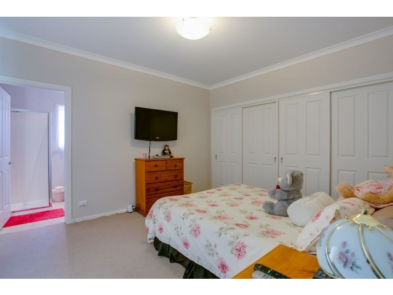 2/8 Dotterel Court, Rosebud VIC 3939