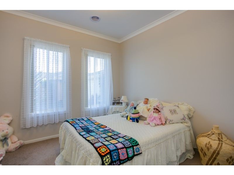 2/8 Dotterel Court, Rosebud VIC 3939