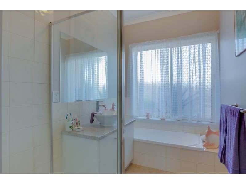 2/8 Dotterel Court, Rosebud VIC 3939