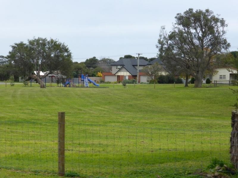14 MURRAWONG AVENUE, Rosebud West VIC 3940