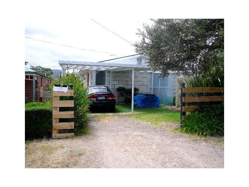 135 Eighth Avenue, Rosebud VIC 3939