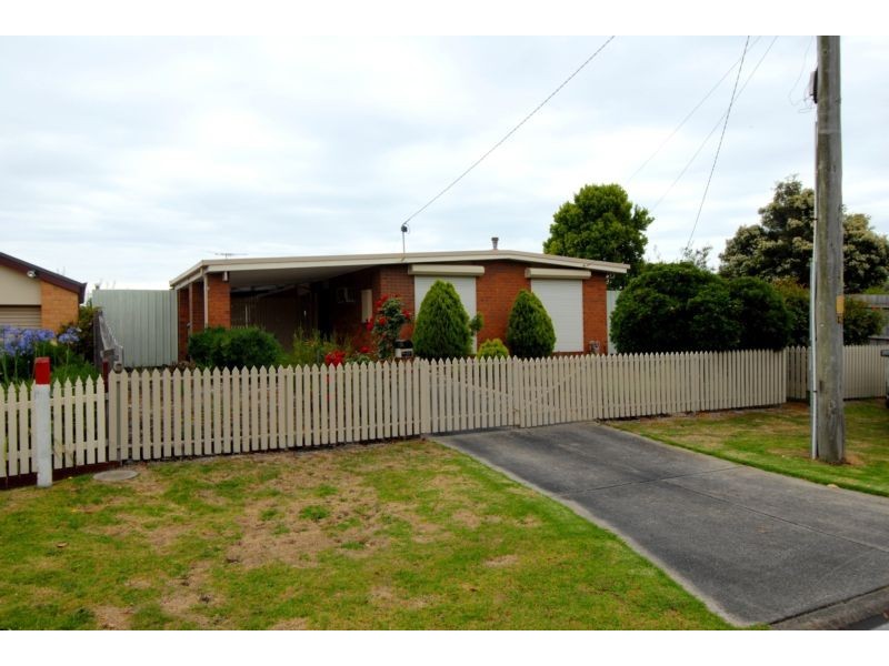 98 Foam Street, Rosebud VIC 3939