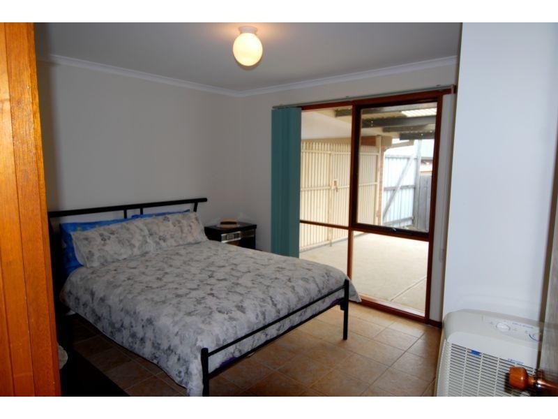 98 Foam Street, Rosebud VIC 3939