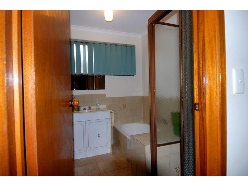 98 Foam Street, Rosebud VIC 3939