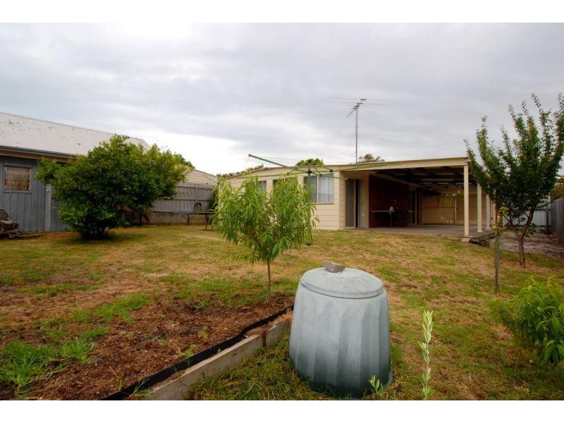 98 Foam Street, Rosebud VIC 3939