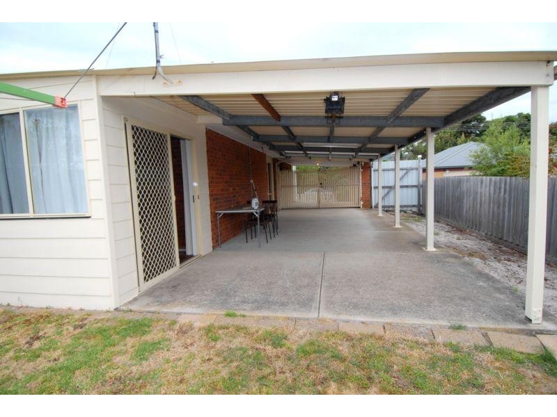 98 Foam Street, Rosebud VIC 3939