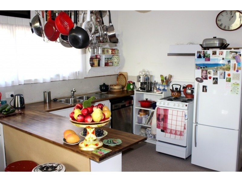 92 Ninth Avenue, Rosebud VIC 3939