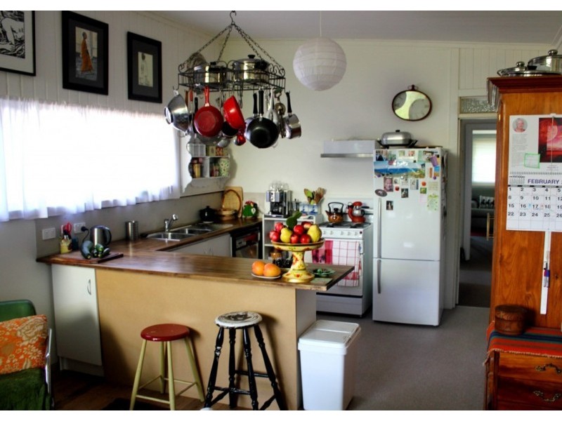 92 Ninth Avenue, Rosebud VIC 3939