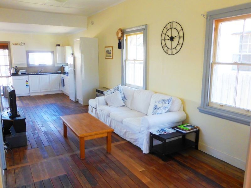 4 Fifth Avenue, Rosebud VIC 3939