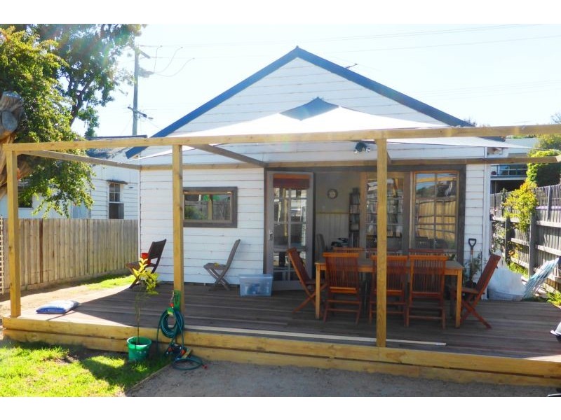 4 Fifth Avenue, Rosebud VIC 3939