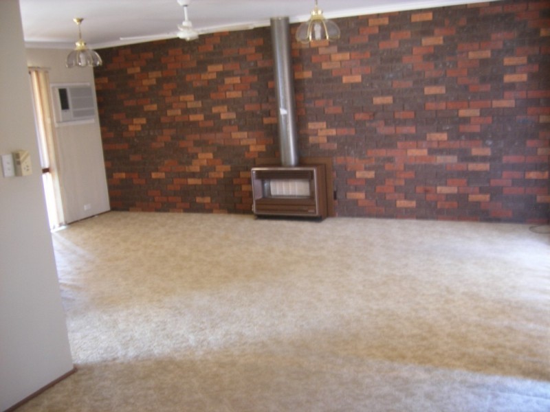 10 Swans Way, Rosebud West VIC 3940