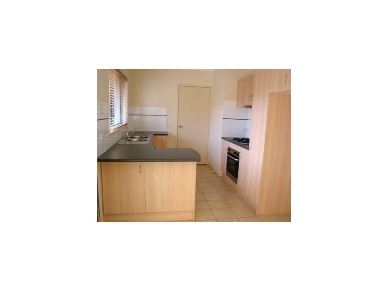 8/8-10 Rosemore Road, Rosebud VIC 3939