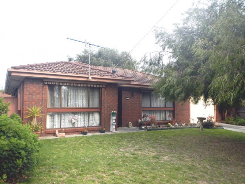 11 Bromley Street, Rosebud VIC 3939