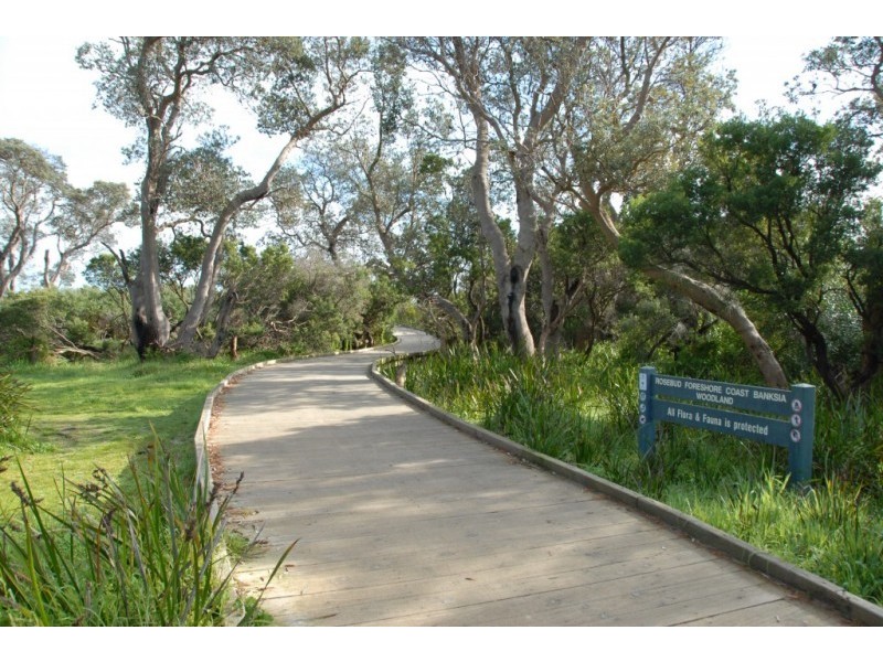 14 First Avenue, Rosebud VIC 3939