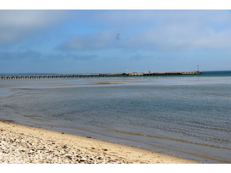 14 First Avenue, Rosebud VIC 3939