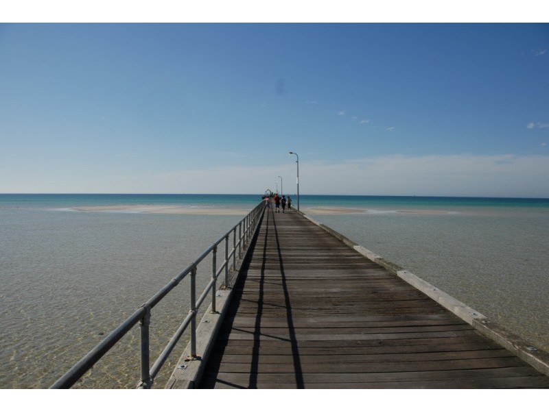 14 First Avenue, Rosebud VIC 3939