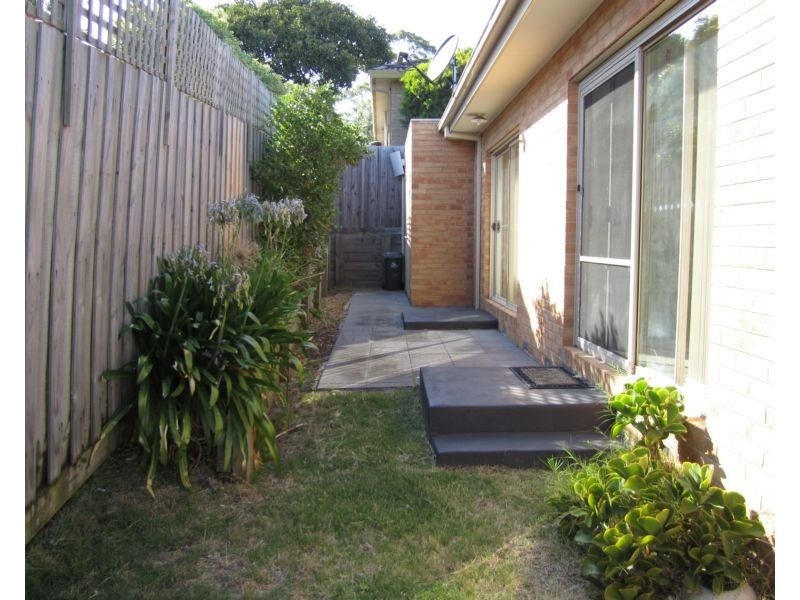 2/50 Austin Avenue, Mccrae VIC 3938