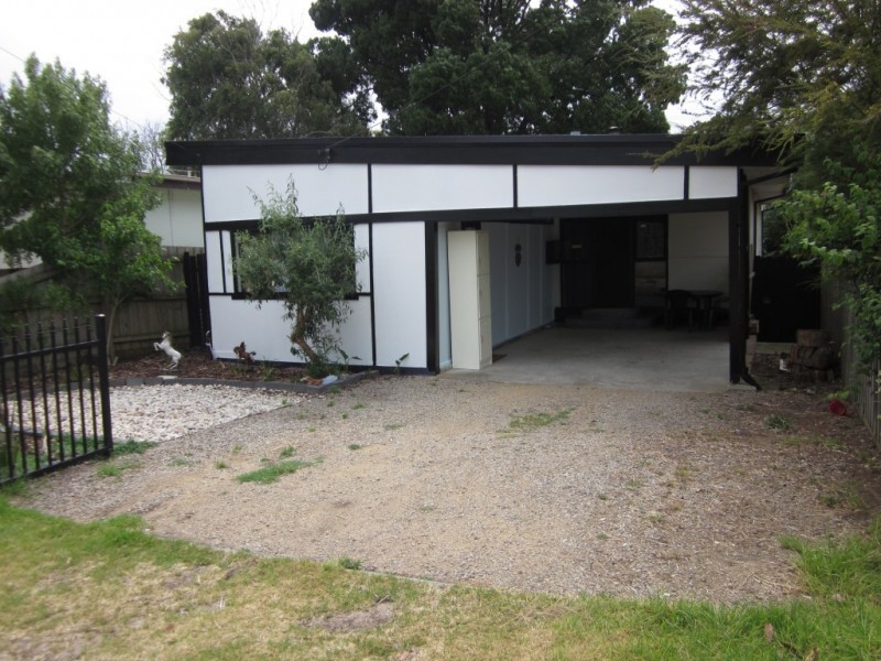 69 Fourth Avenue, Rosebud VIC 3939