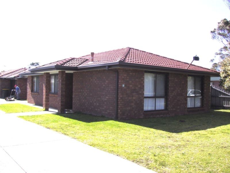 1/6 Cairns Street, Rosebud VIC 3939