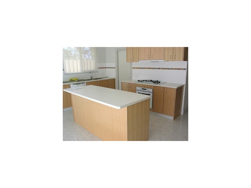 1/1 Marks Avenue, Rosebud West VIC 3940