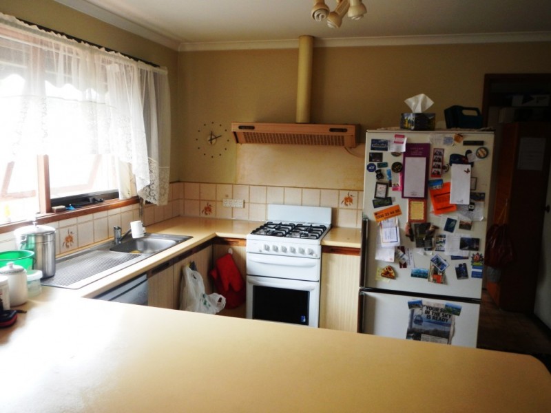 103 Seventh Avenue, Rosebud VIC 3939