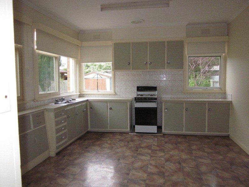 77 South Road, Rosebud VIC 3939