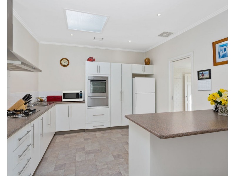 38 Ocean Street, Rosebud VIC 3939