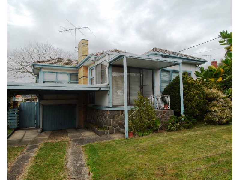 25 First Avenue, Rosebud VIC 3939