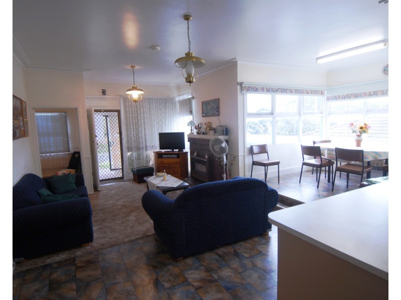 25 First Avenue, Rosebud VIC 3939