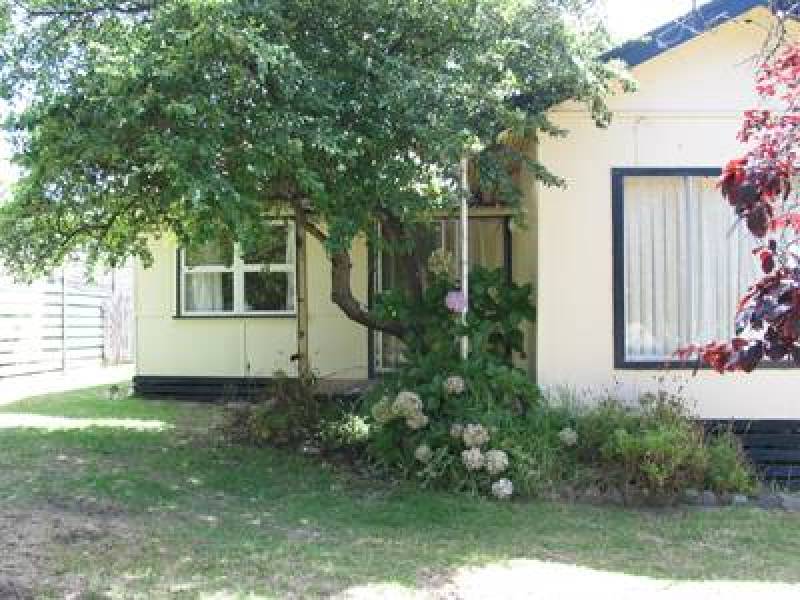 48 Whitehead Grove, Rosebud West VIC 3940