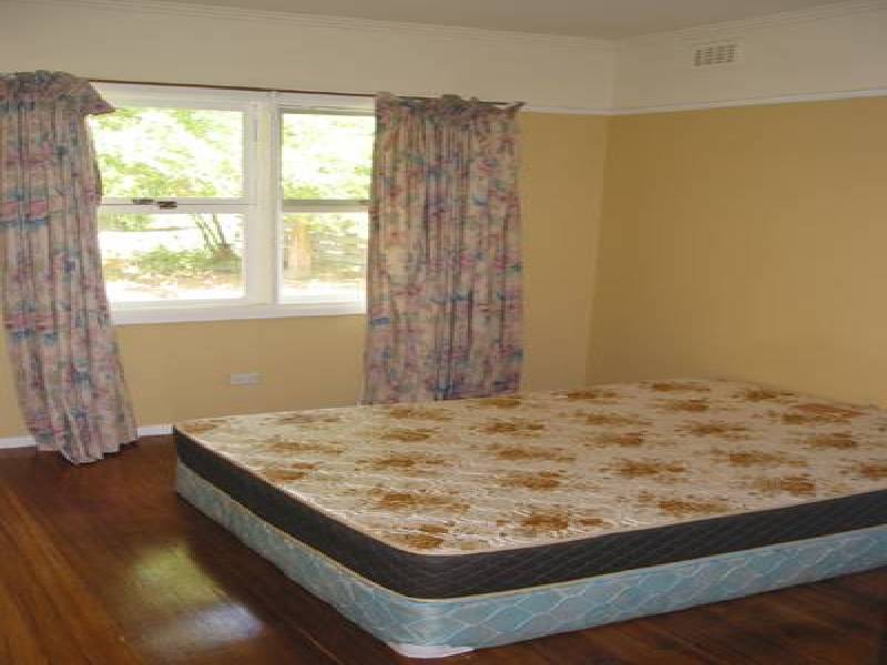 48 Whitehead Grove, Rosebud West VIC 3940