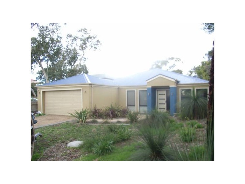 Sherwood Avenue, Rosebud VIC 3939