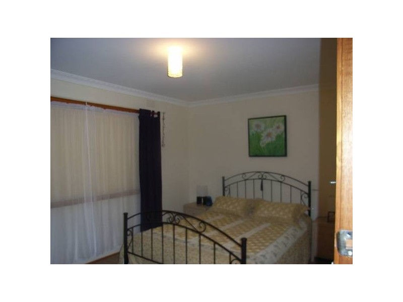 Eighth Avenue, Rosebud VIC 3939