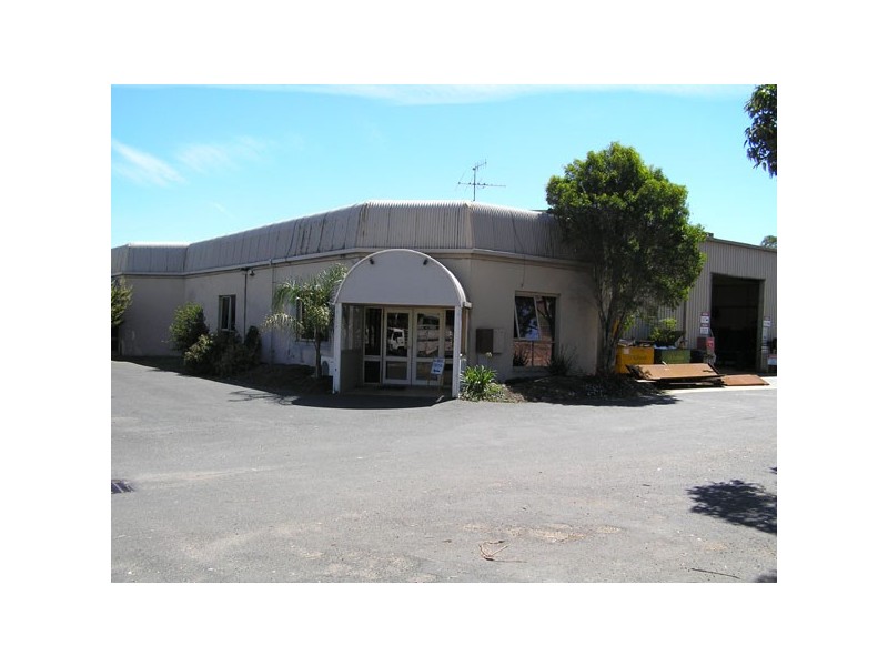 Front Fact/10 Colchester Road, Rosebud VIC 3939