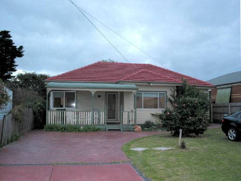 8 Ocean Street, Rosebud VIC 3939