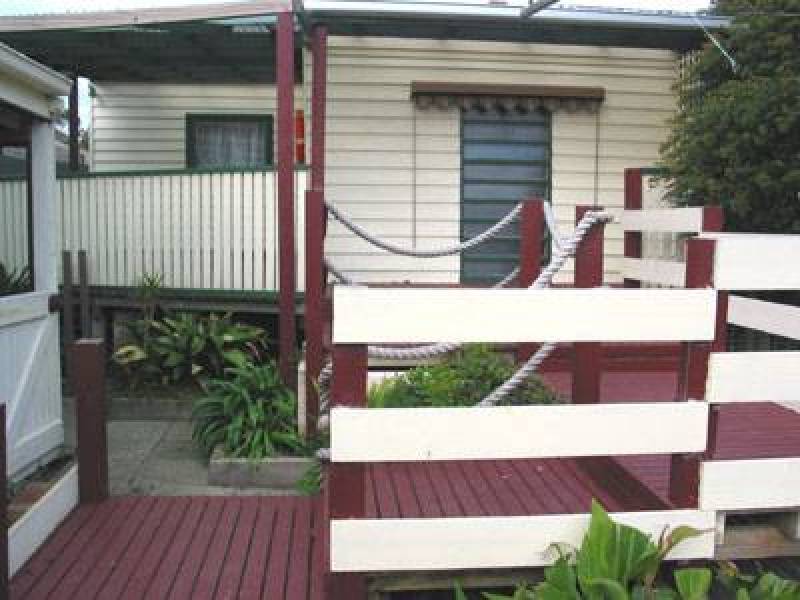 18 Sixth Avenue, Rosebud VIC 3939