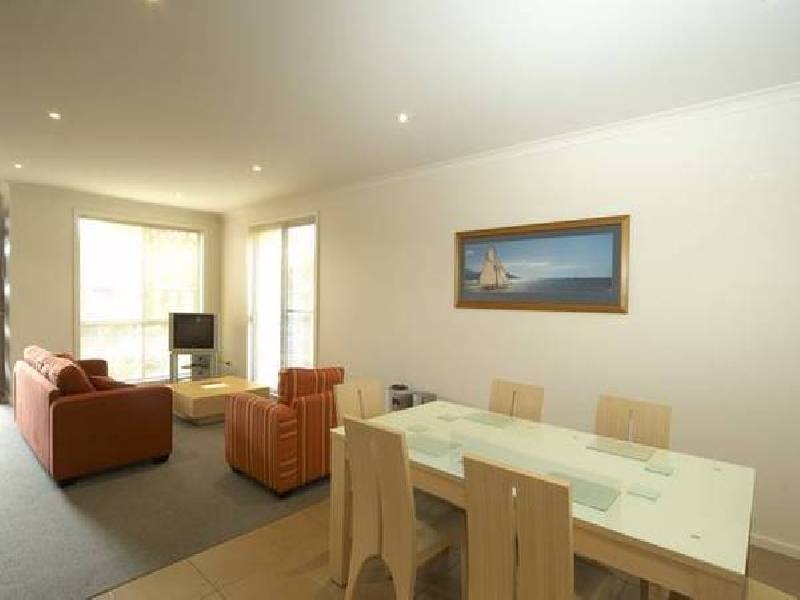 1/1 Adams Avenue, Rosebud VIC 3939