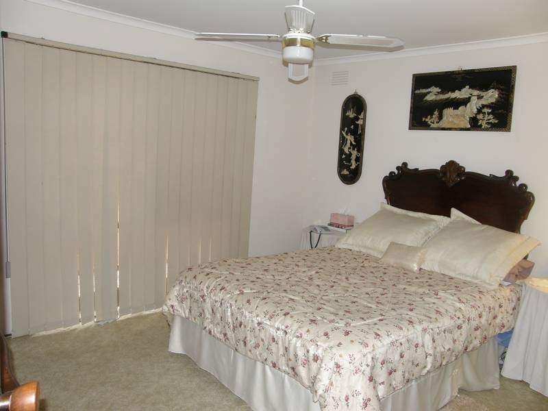 10 Swans Way, Rosebud West VIC 3940