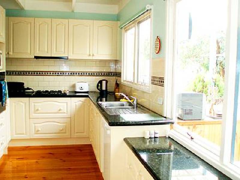 10 Hakea Avenue, Rosebud West VIC 3940