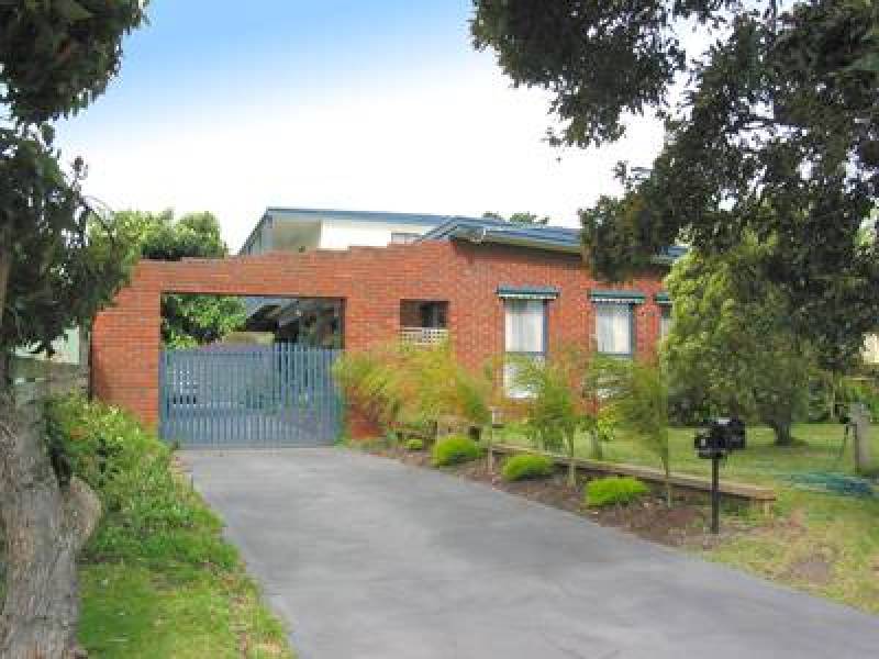 11 Overlea Avenue, Rosebud VIC 3939